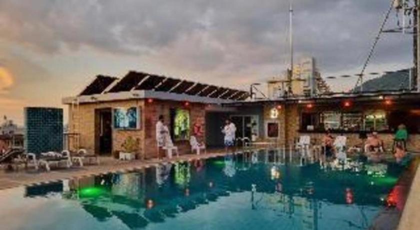 Azure Bangla Phuket Ξενοδοχείο Patong Εξωτερικό φωτογραφία